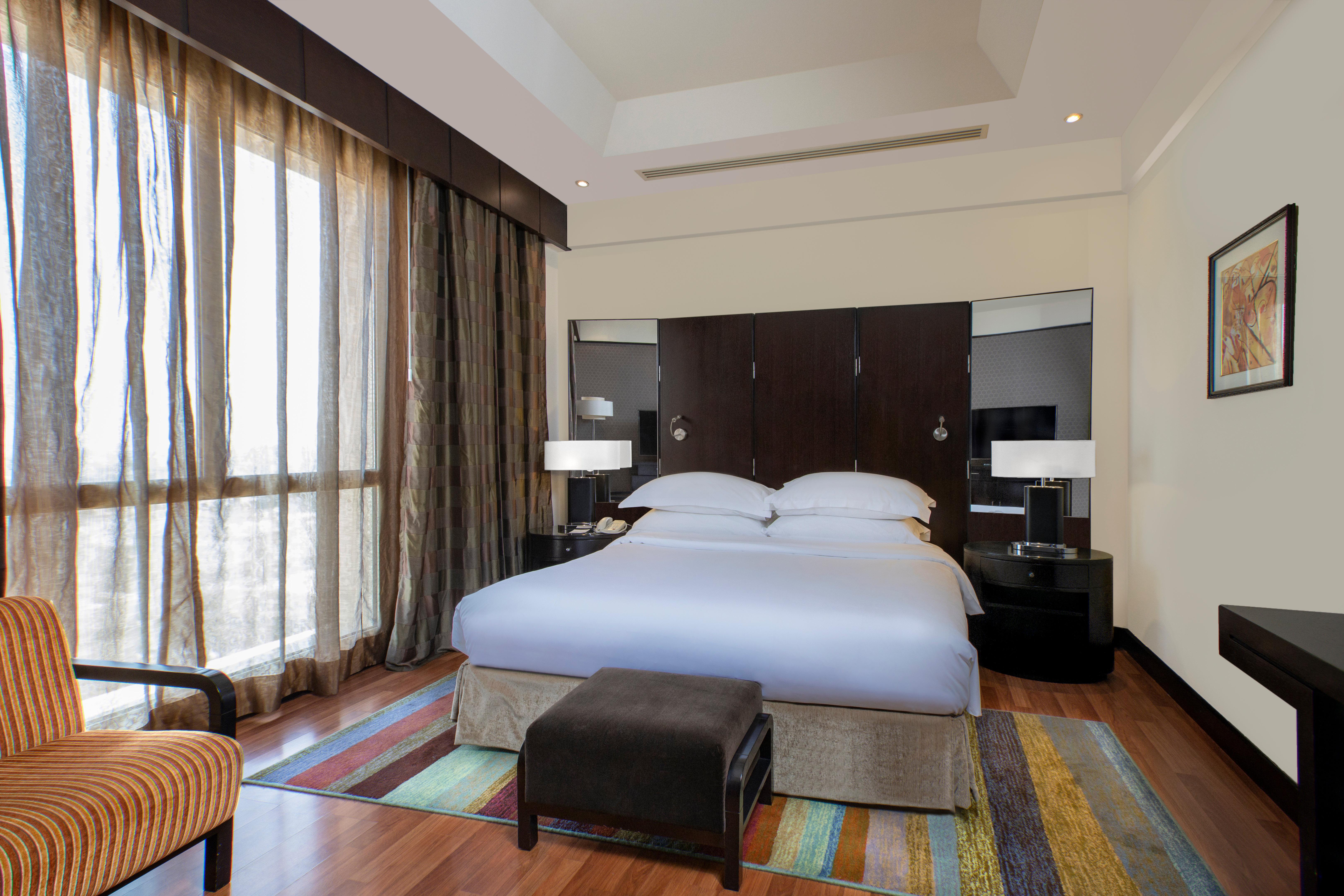 Hotel Crowne Plaza Al Khobar By Ihg Zewnętrze zdjęcie A bedroom at the hotel