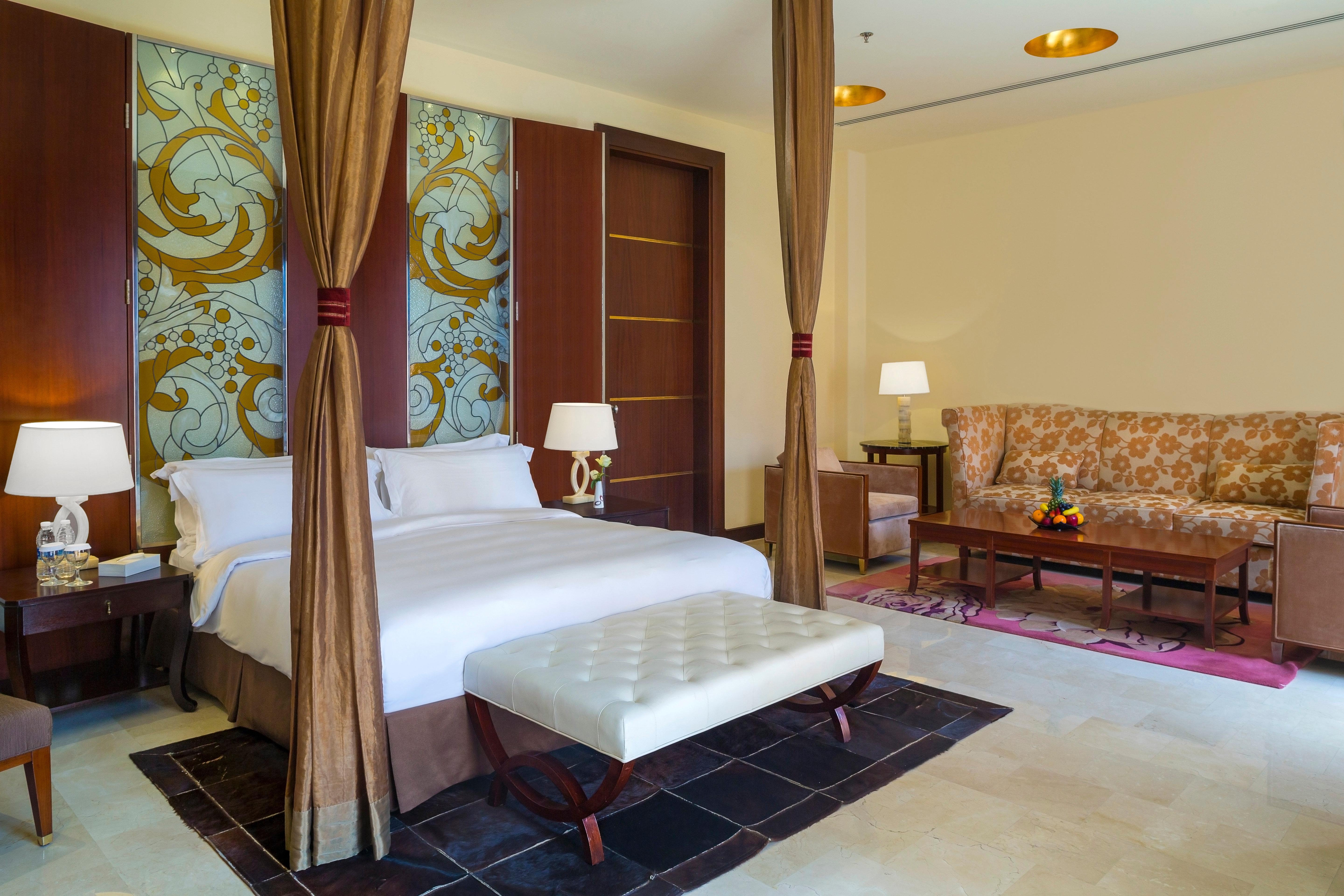 Hotel Crowne Plaza Al Khobar By Ihg Zewnętrze zdjęcie A bedroom at the Ritz-Carlton, DIFC