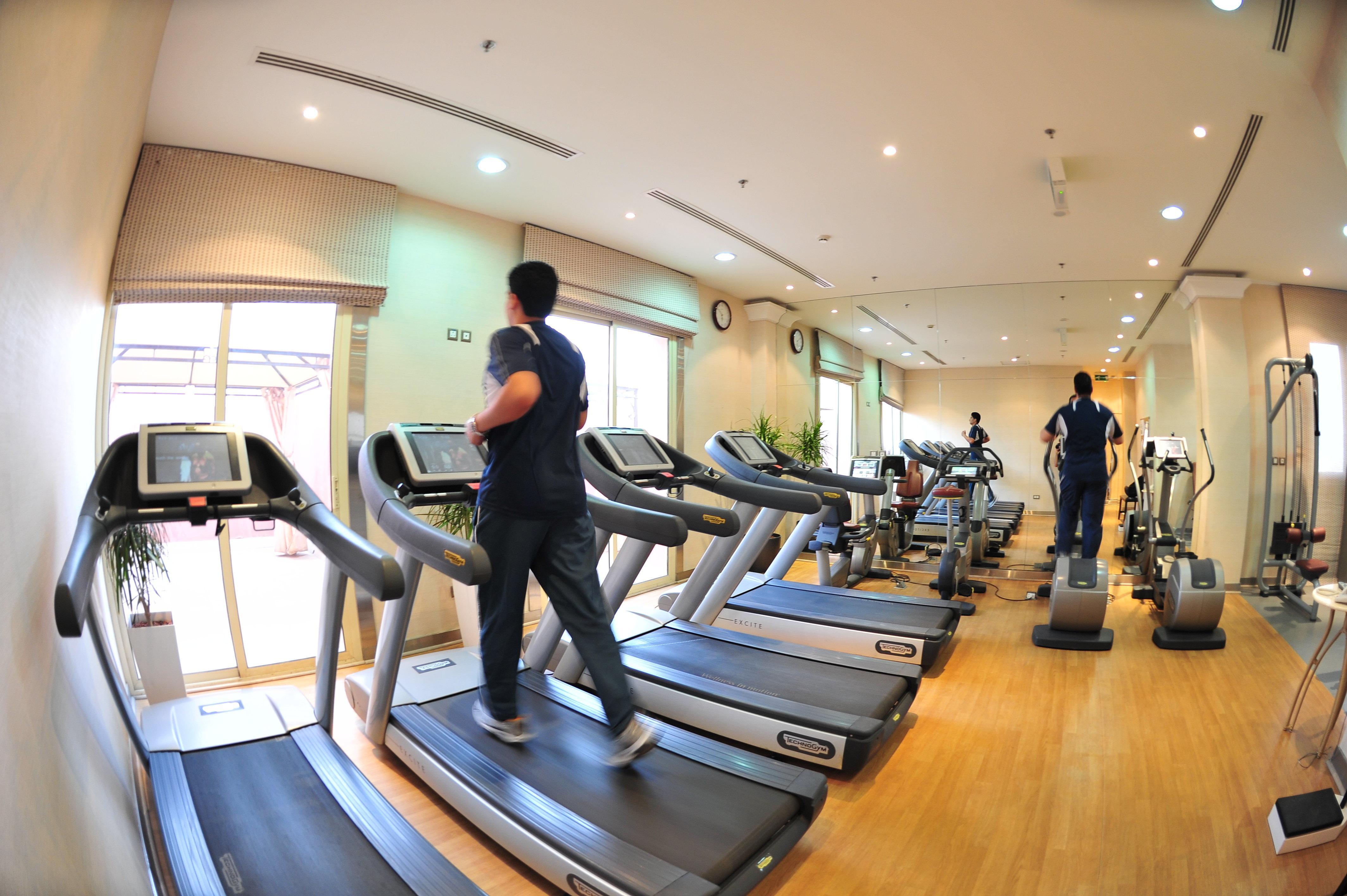Hotel Crowne Plaza Al Khobar By Ihg Zewnętrze zdjęcie A treadmill