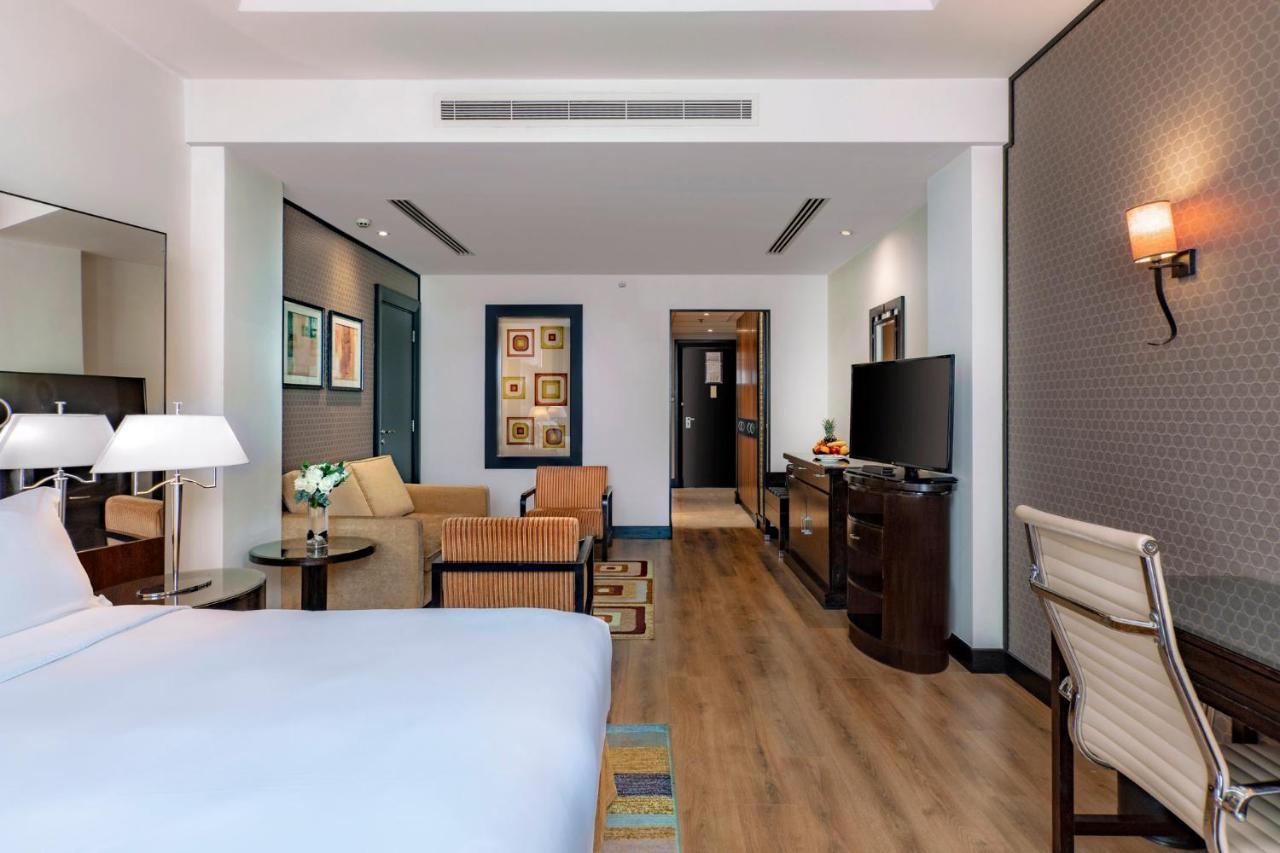 Hotel Crowne Plaza Al Khobar By Ihg Zewnętrze zdjęcie A room at the hotel