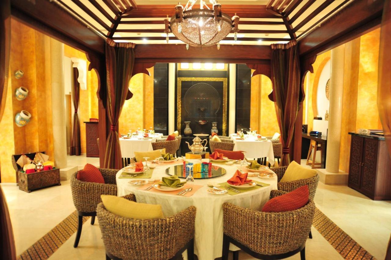 Hotel Crowne Plaza Al Khobar By Ihg Zewnętrze zdjęcie A restaurant in the Taj Mahal Palace, Mumbai