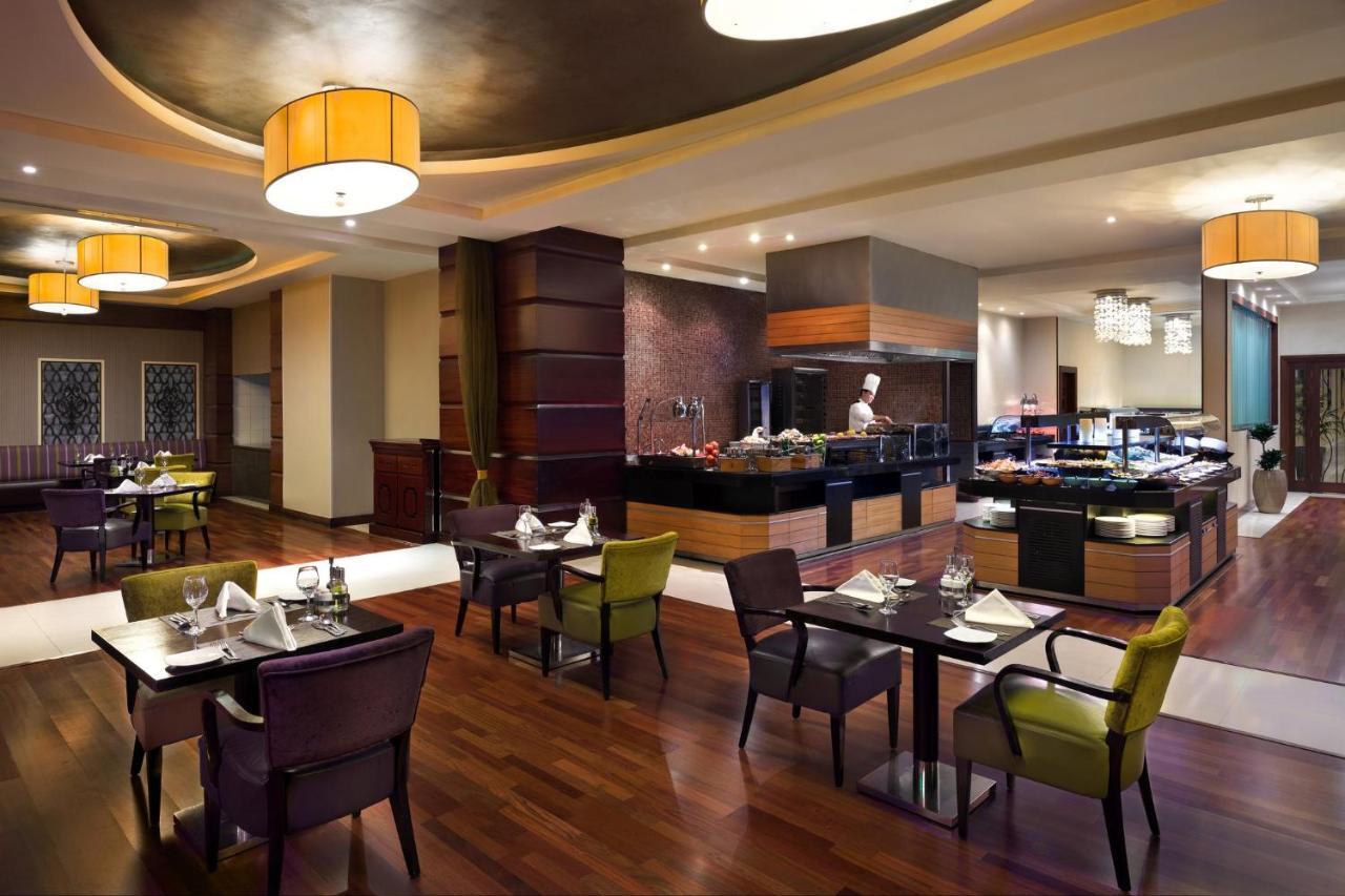 Hotel Crowne Plaza Al Khobar By Ihg Zewnętrze zdjęcie The restaurant